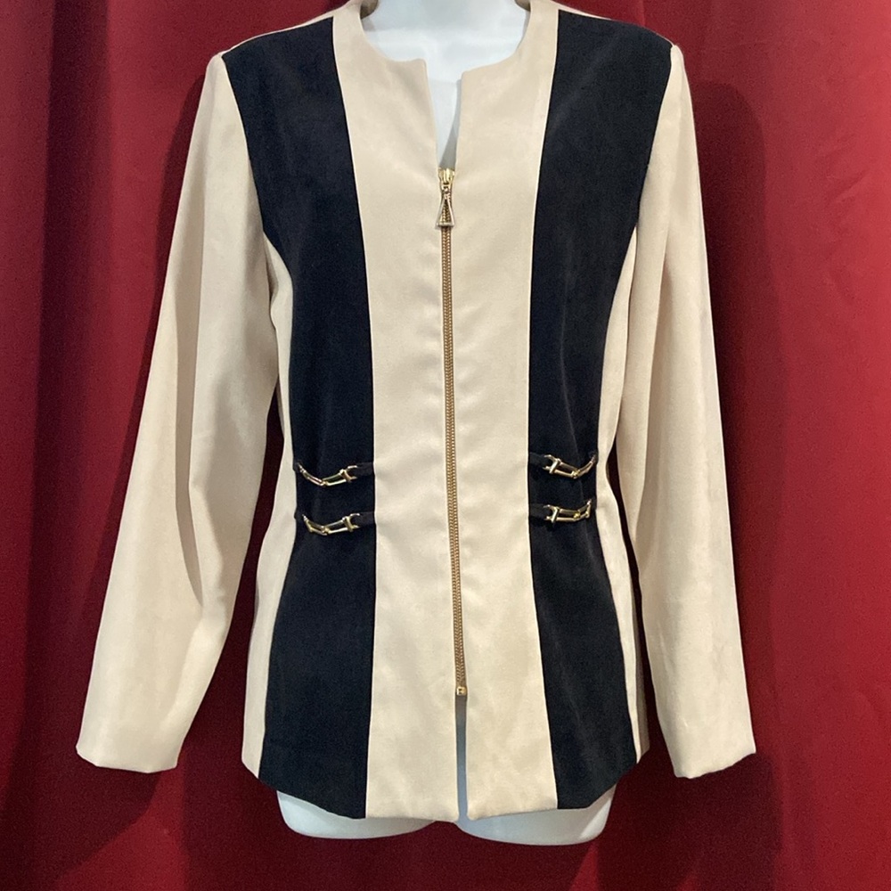 Professional top. Tan and black